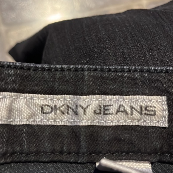 DKNY Jeans Capris, Black, size 14 - Picture 5 of 9